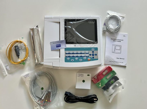 Electrocardiógrafo de 12 Canales Marca Contec